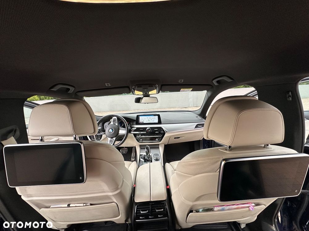 BMW Seria 5 520d M Sport - 13