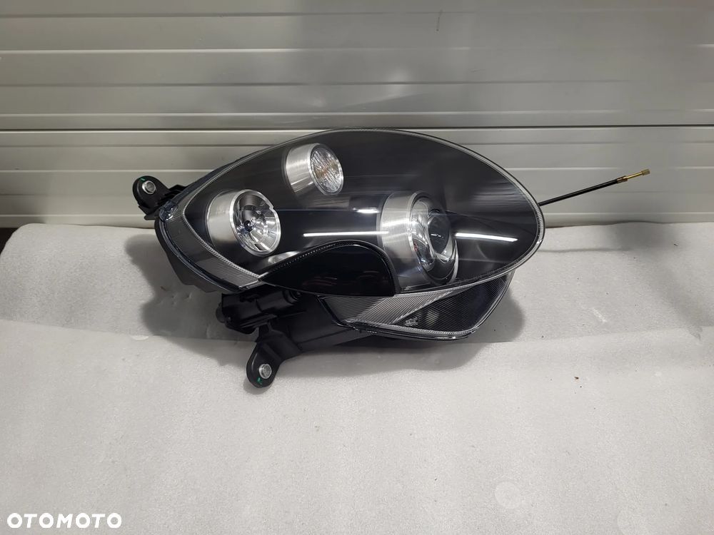 Alfa Romeo 8C XENON Przód strona lewa 232057 - 1