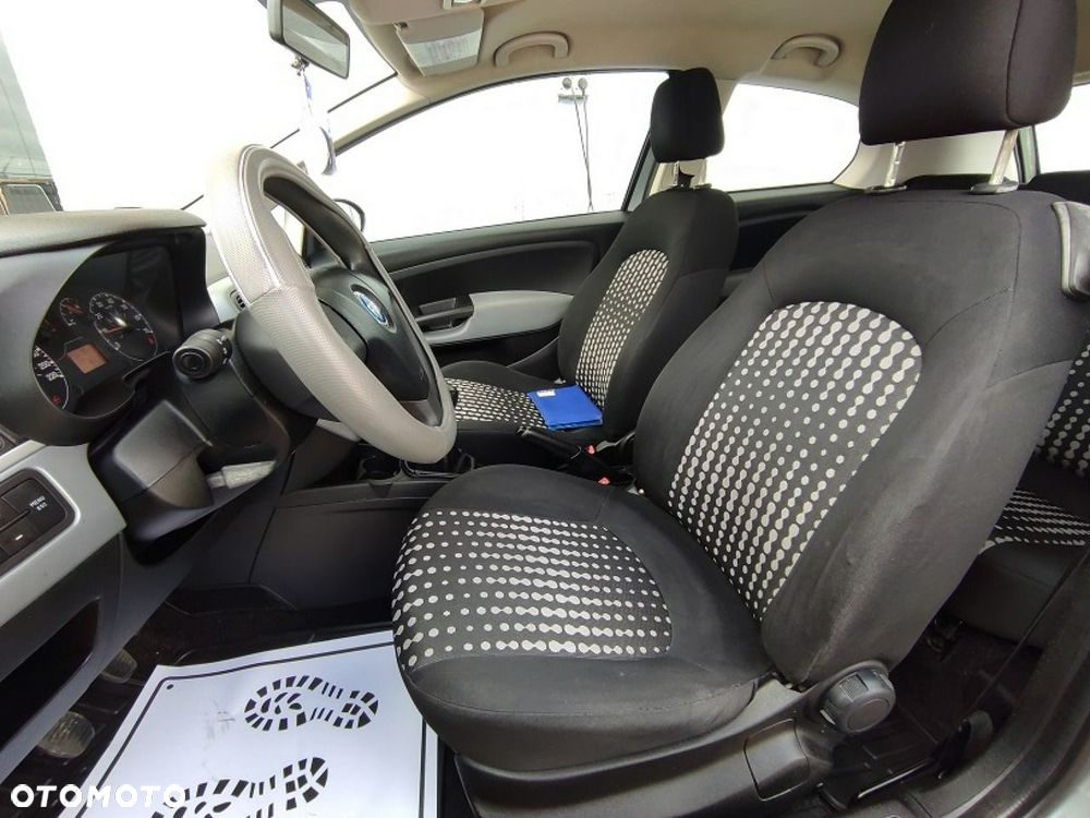 Fiat Grande Punto - 10