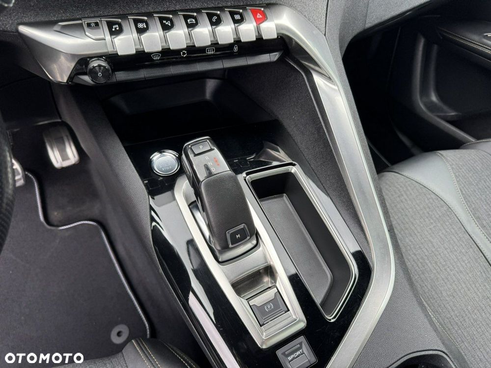 Peugeot 5008 1.6 PureTech GT S&S EAT8 - 32