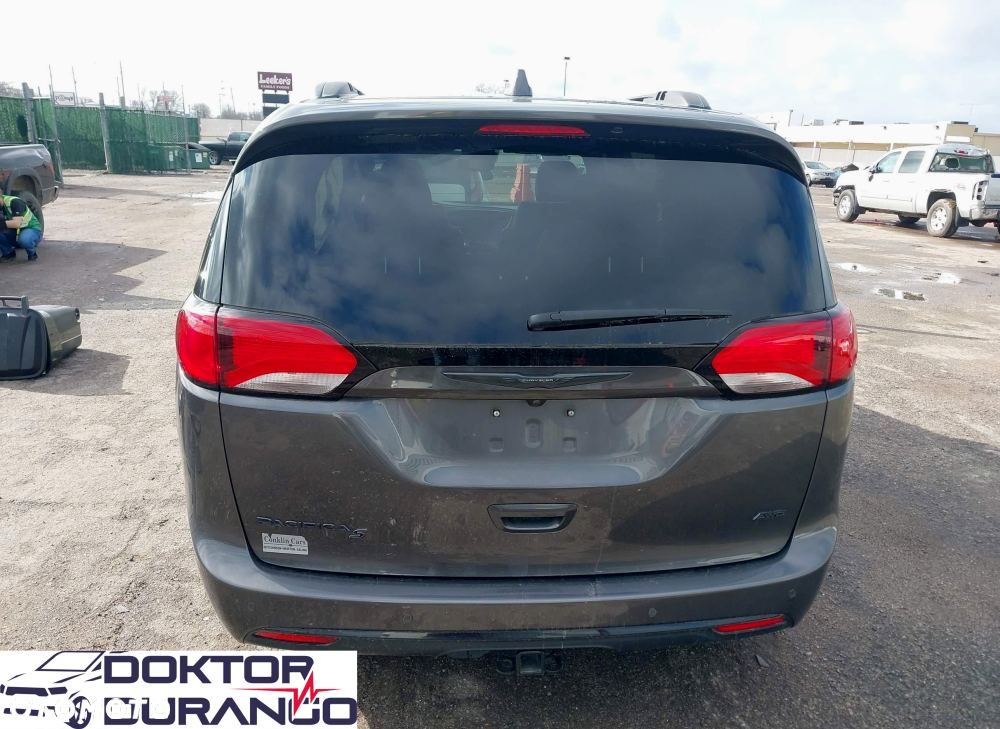 Chrysler Pacifica - 6