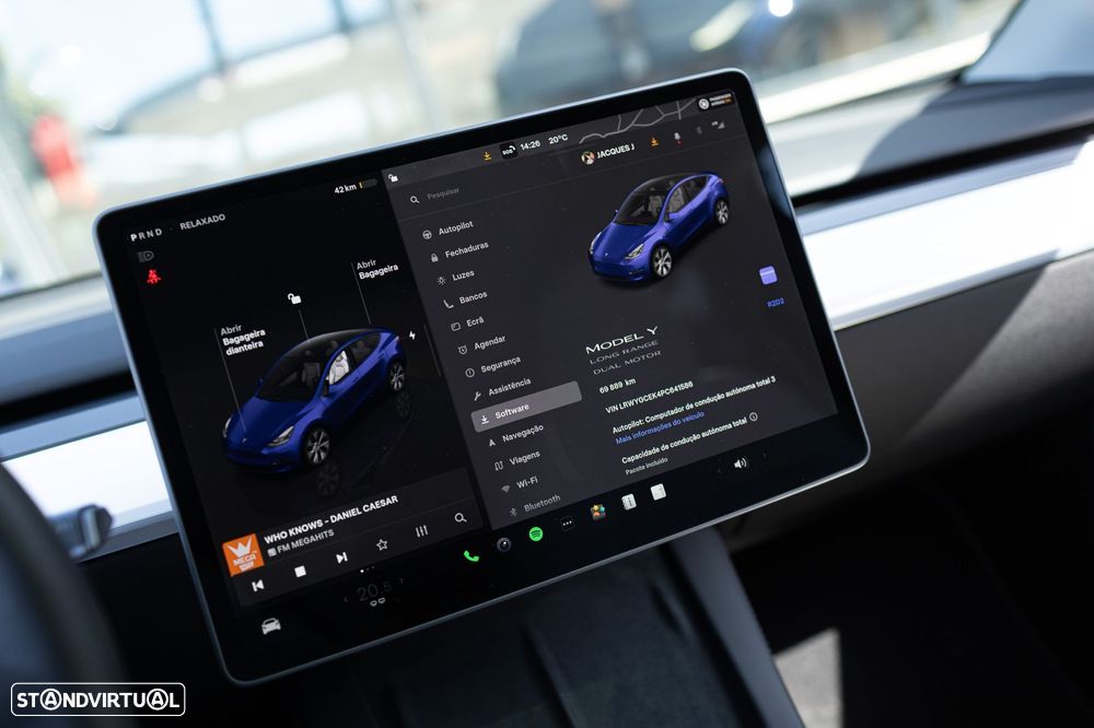 Tesla Model Y Long-Range RWD - 10