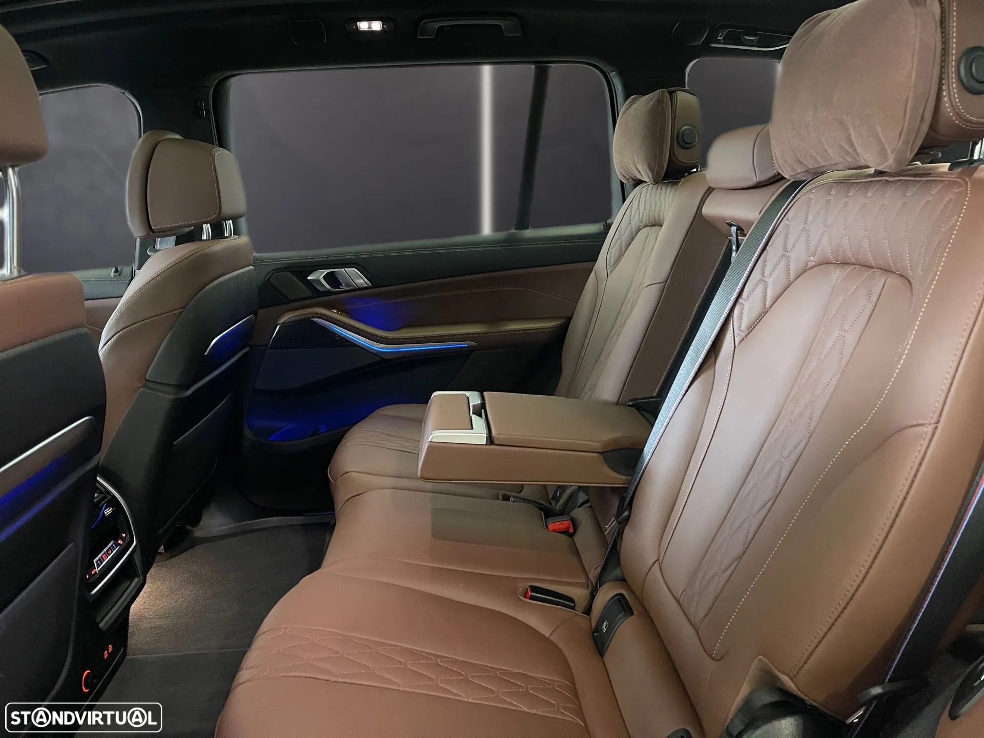 BMW X7 M M60i - 48