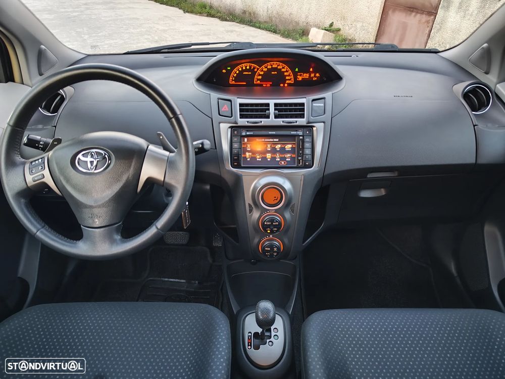 Toyota Yaris 1.33 VVT-i High Pack+NAVI MM - 8