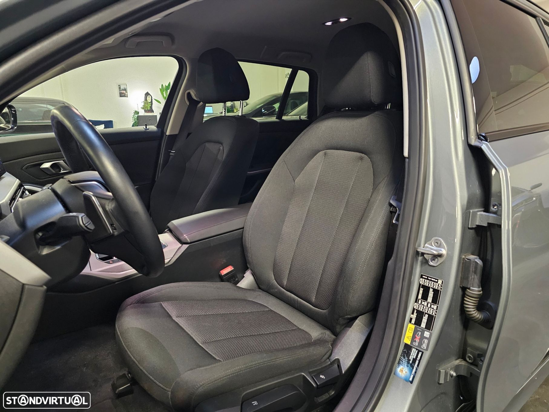 BMW 320 e Touring Corporate Edition Auto - 21