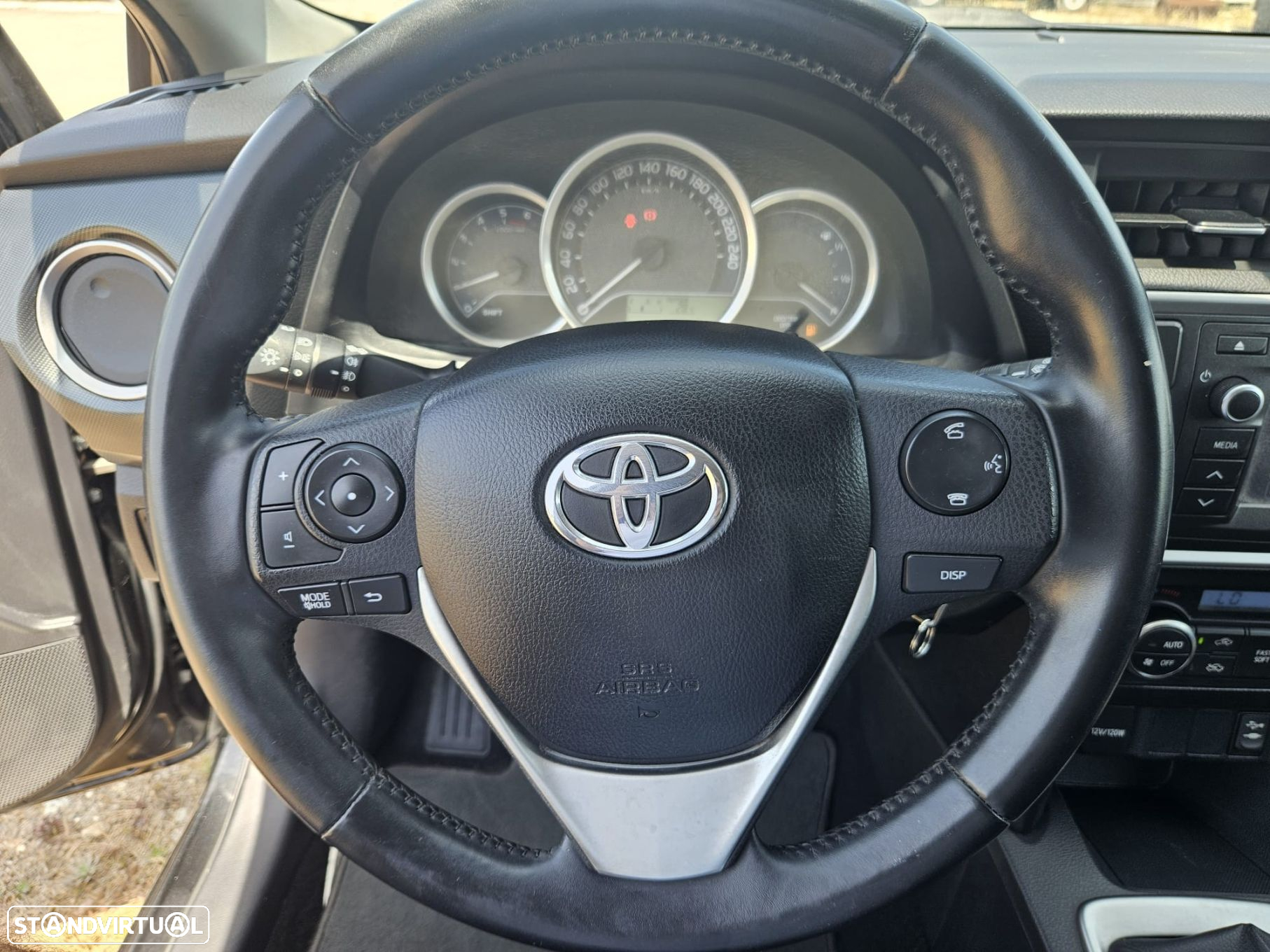 Toyota Auris Touring Sports 1.4 D-4D Comfort - 17