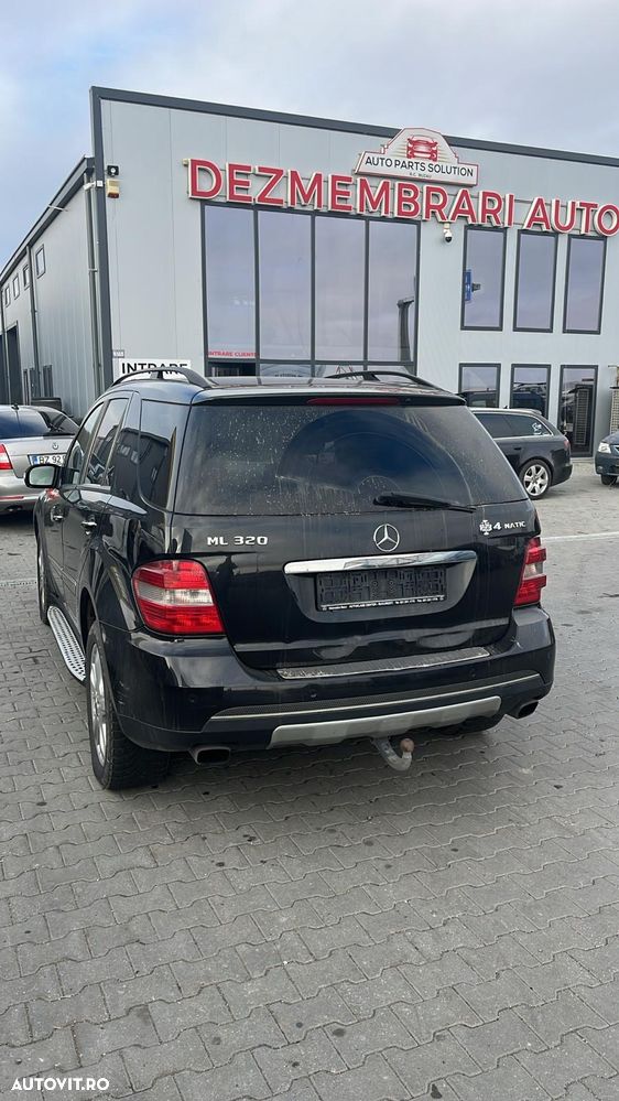 Dezmembram Mercedes Benz Ml 3.0 diesel din 2007 - 1