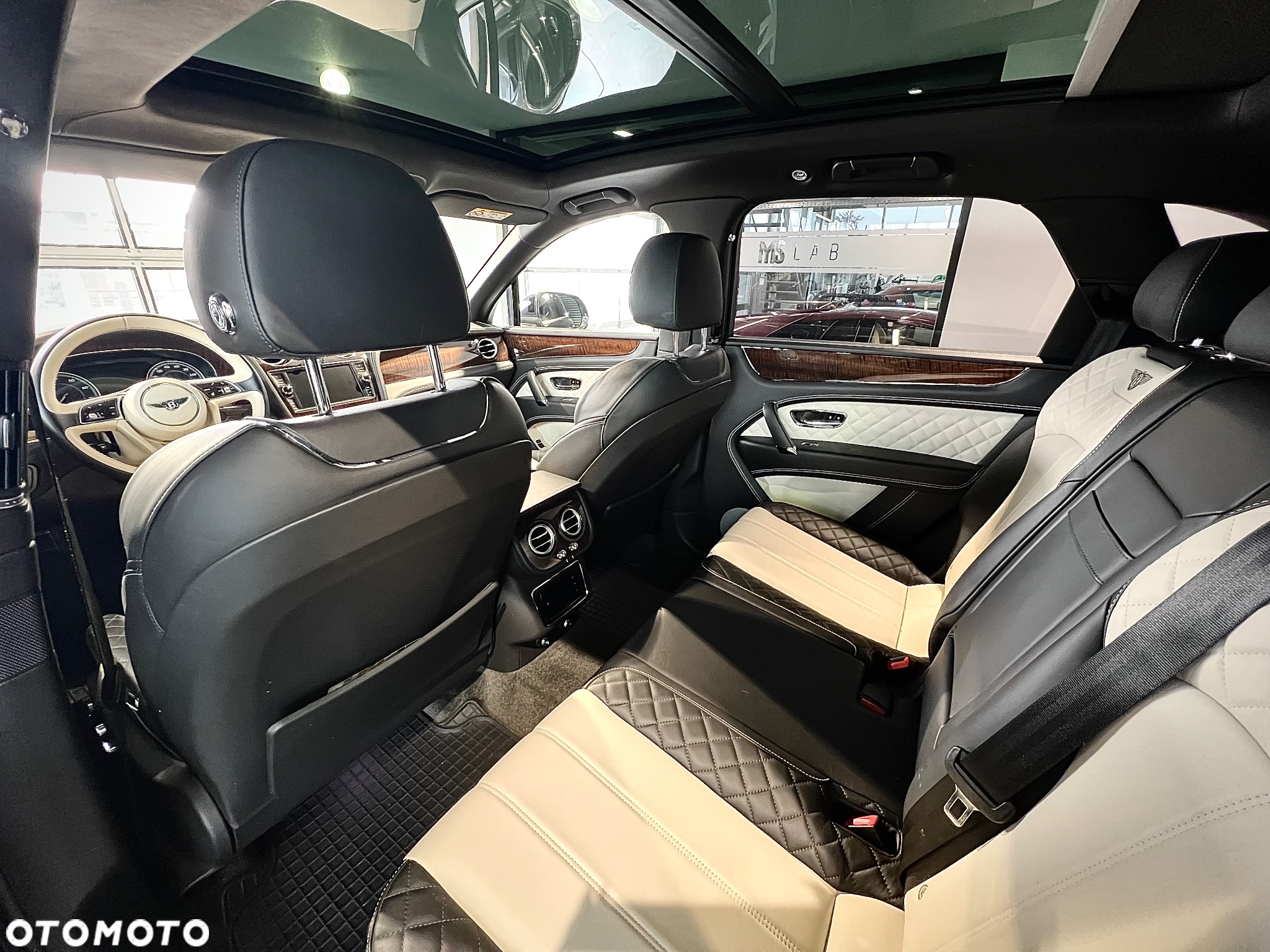 Bentley Bentayga - 7