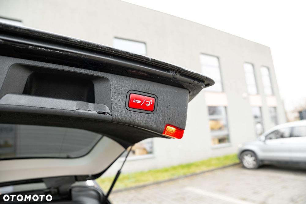 Mercedes-Benz Klasa E 300 BlueTEC HYBRID 7G-TRONIC Avantgarde - 19