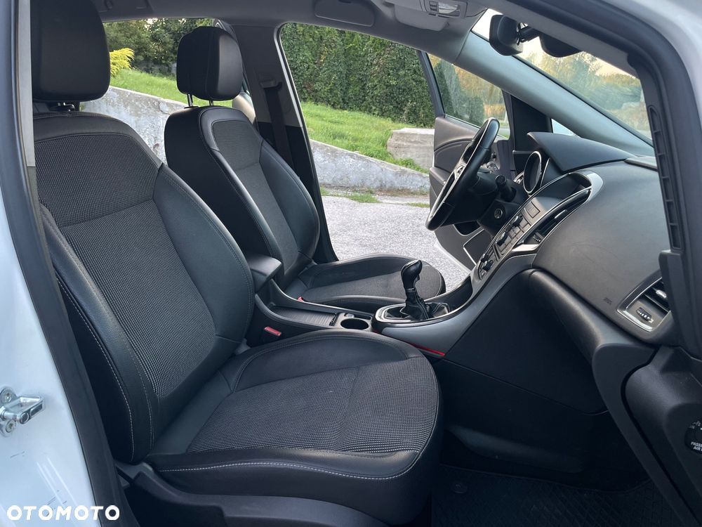Opel Astra 1.4 Turbo Exklusiv - 17