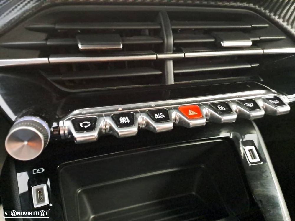 Peugeot 2008 1.2 PureTech Active Pack - 21