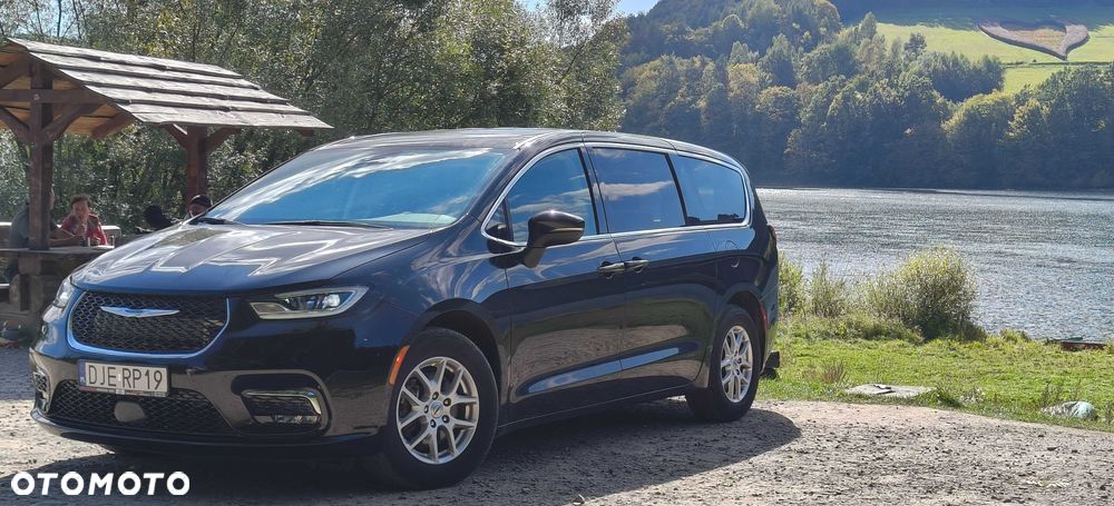Chrysler Pacifica - 1