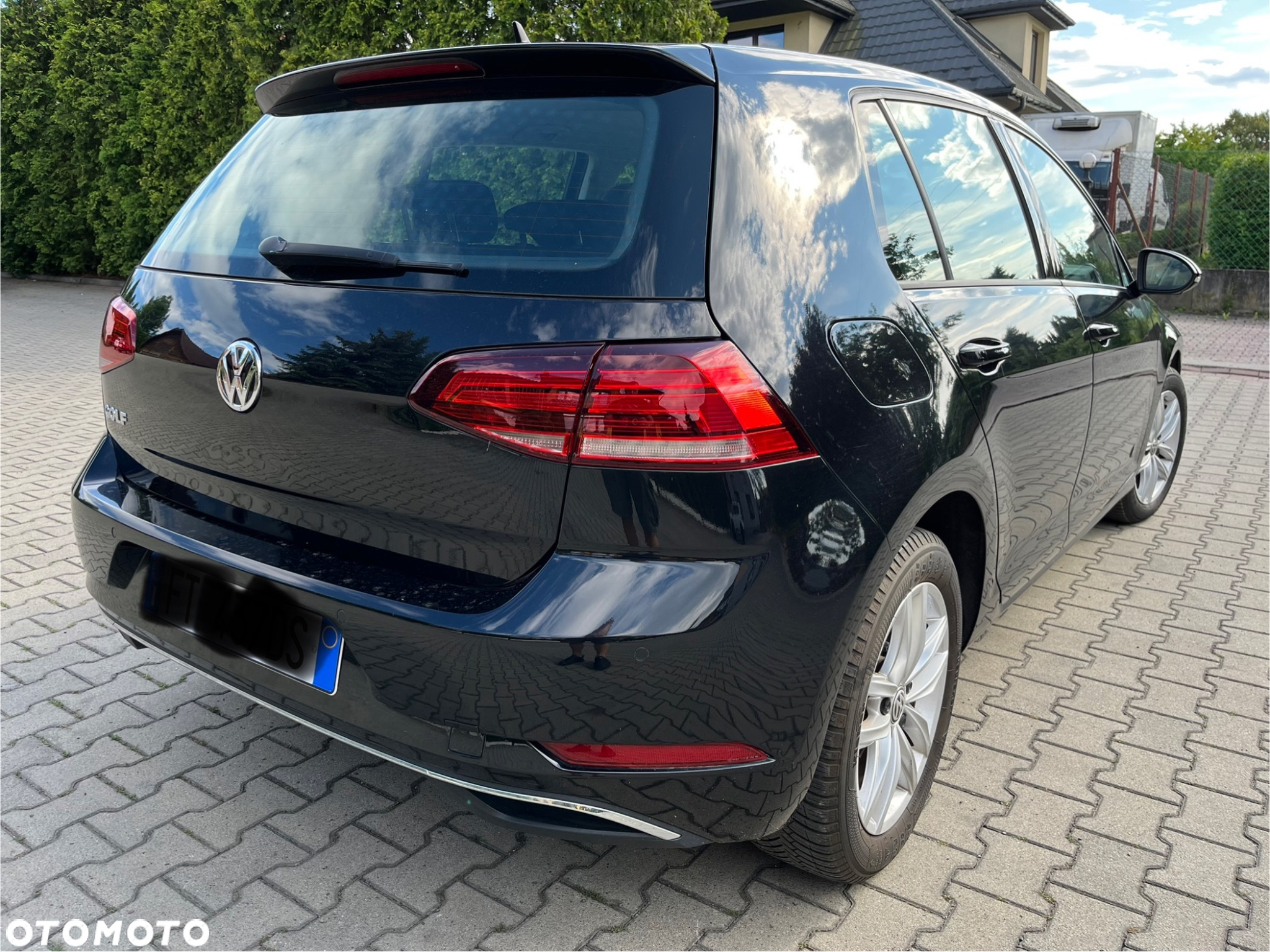 Volkswagen Golf - 2