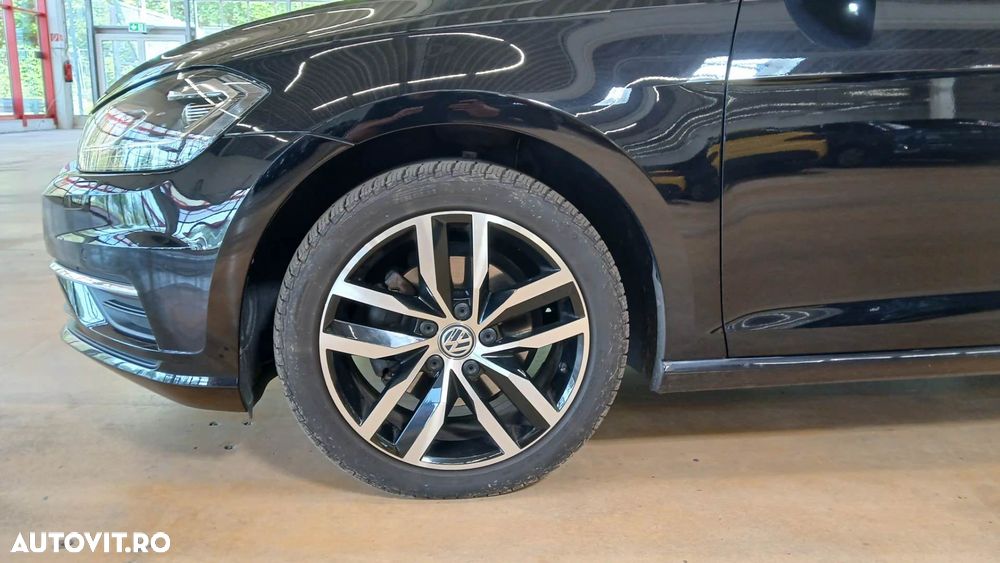 Volkswagen Golf - 10