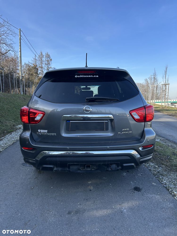 Nissan Pathfinder - 23