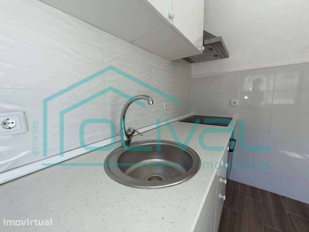 Apartamento T2 Renovado Centro de Alverca do Ribatejo - Grande imagem: 3/21