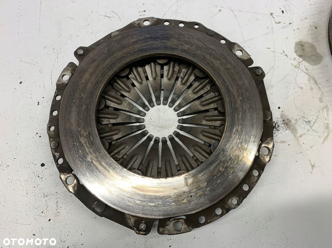 AUDI A4 B6 2.0 ALT DOCISK SPRZĘGŁA LUK - 2