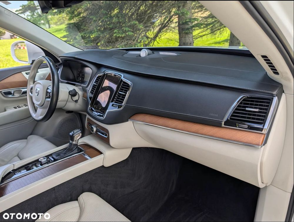 Volvo XC 90 - 27