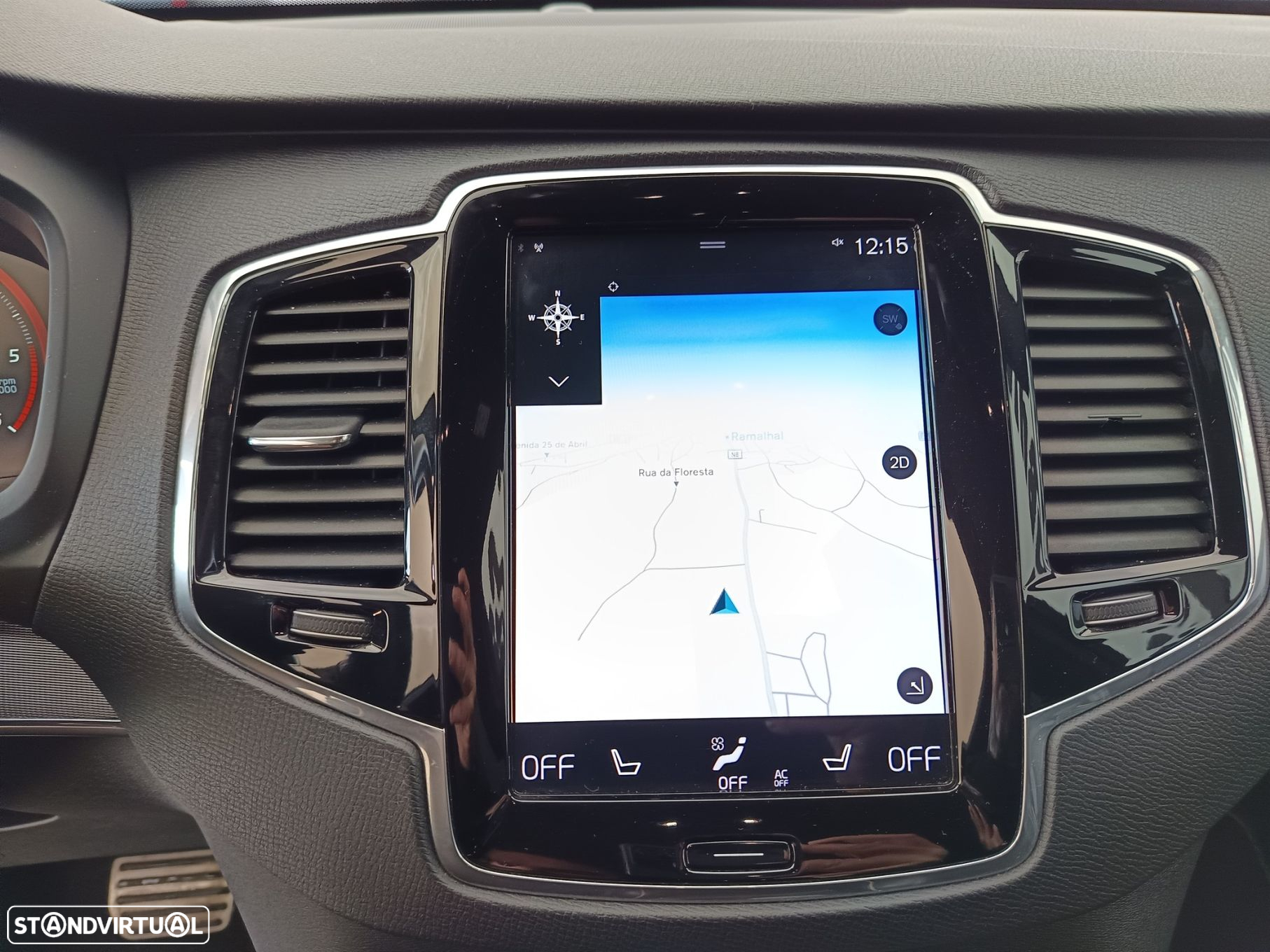 Volvo XC 90 2.0 D4 R-Design - 27