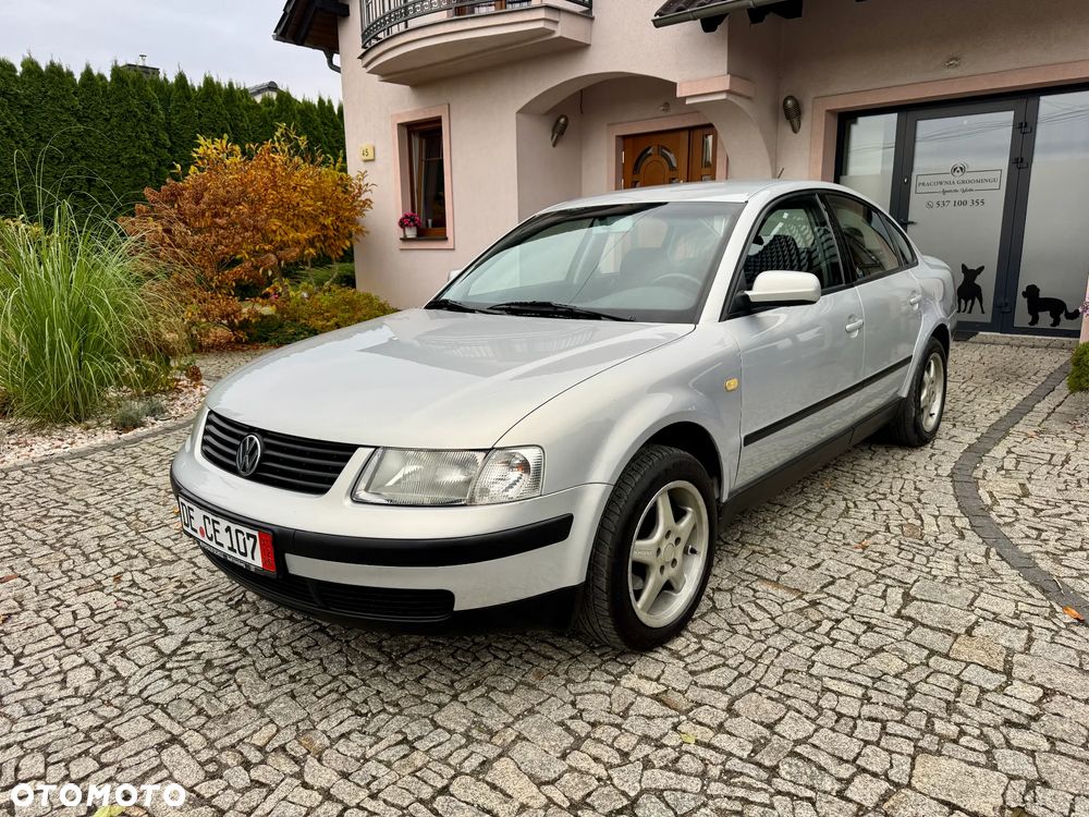 Volkswagen Passat 1.8 Comfortline - 1