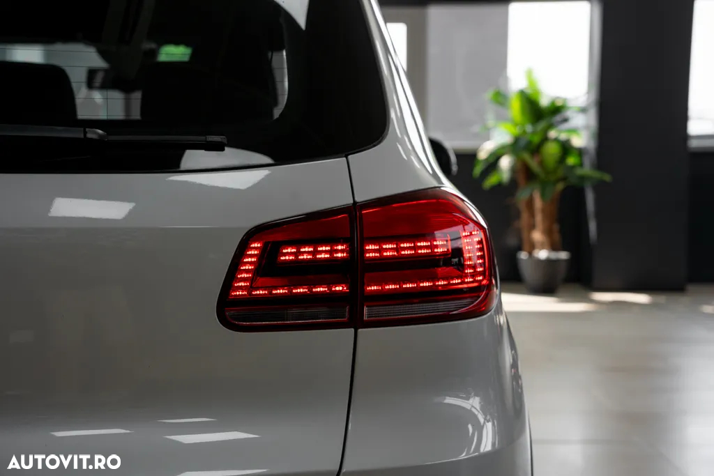 Volkswagen Tiguan 2.0 TDI SCR 4MOTION BlueMotion Technology DSG Sport & Style - 17