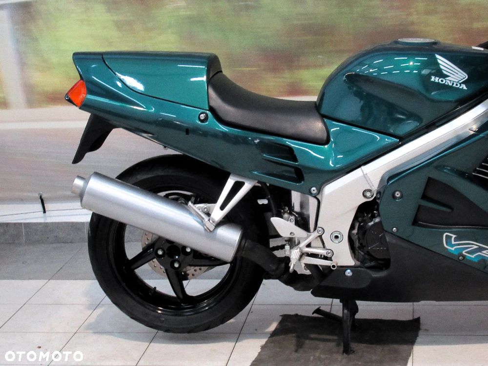 Honda VFR - 18
