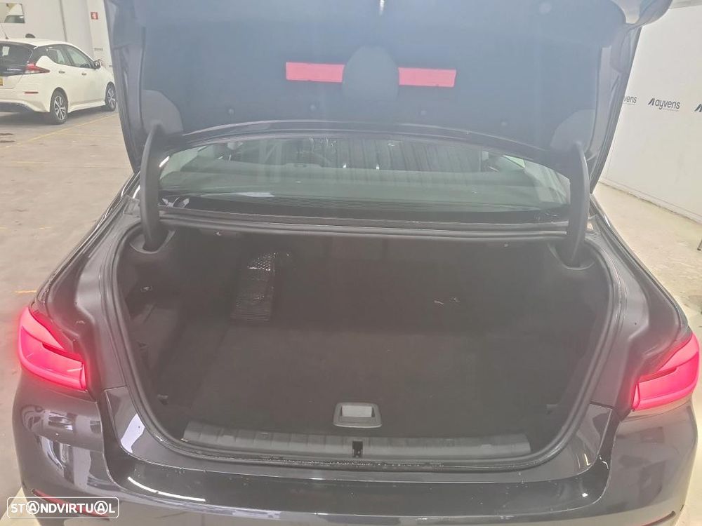 BMW 530 e Line Luxury - 11
