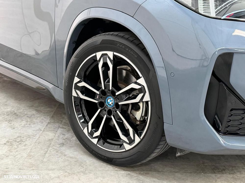 BMW iX1 xDrive30 - 16