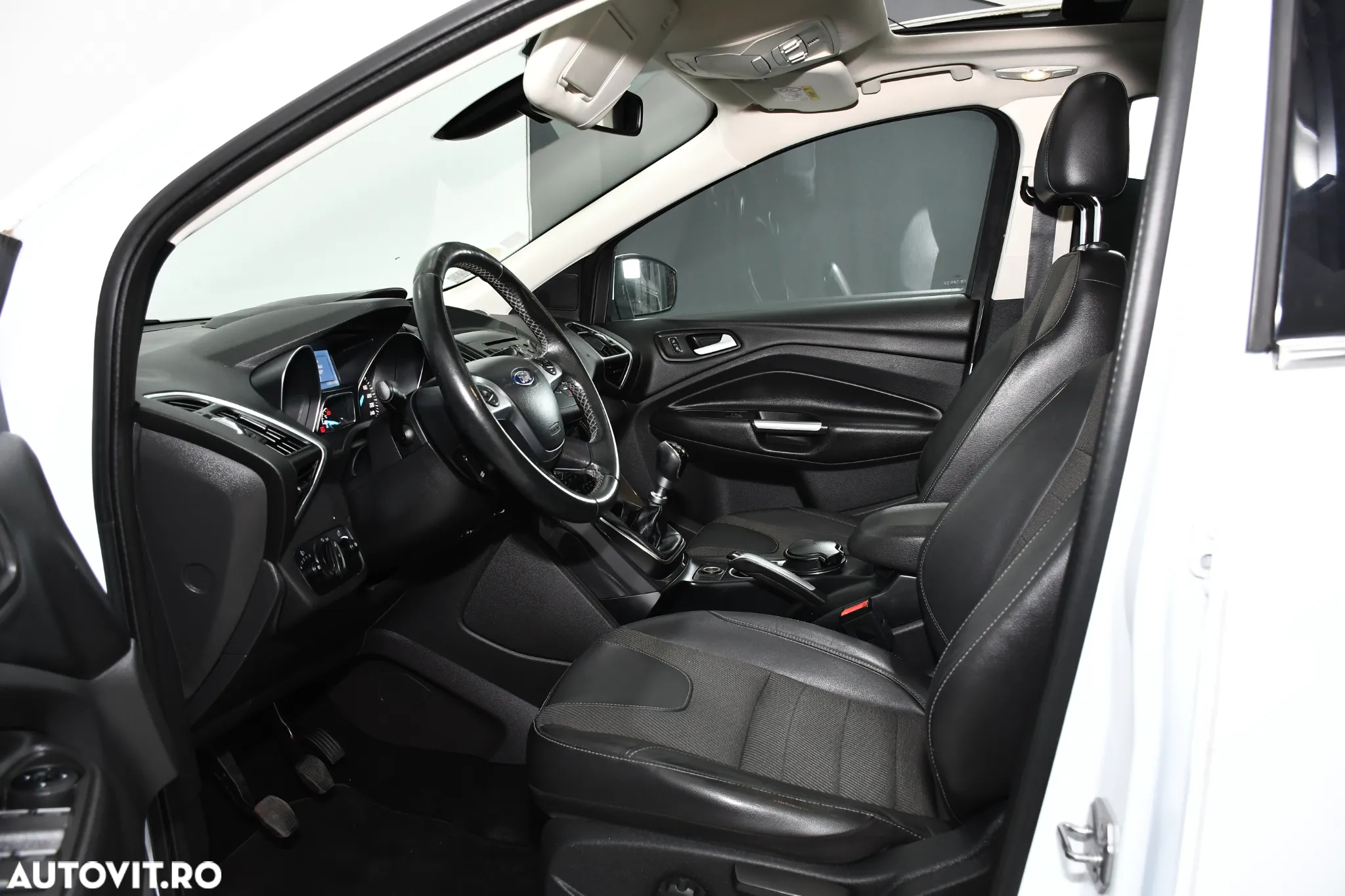 Ford Kuga 2.0 TDCi 2WD ST-Line - 15