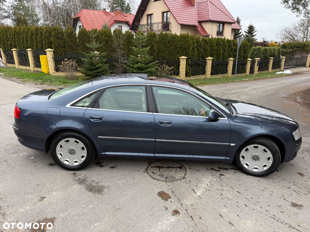 Audi A8 4.2 Quattro - 12