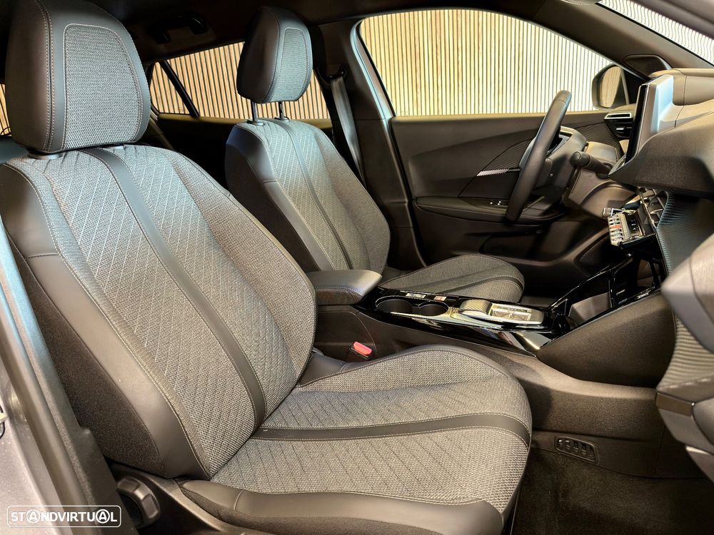 Peugeot e-2008 Allure - 6