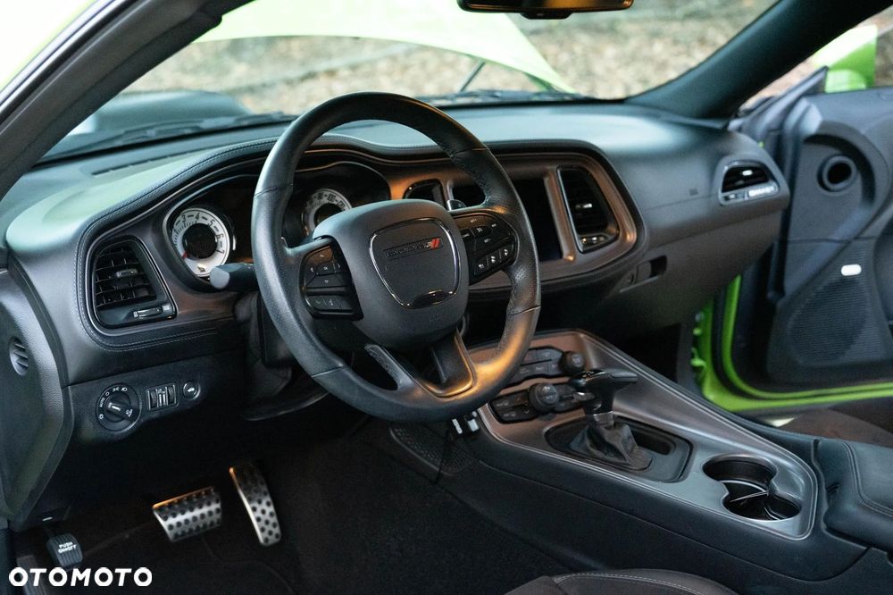 Dodge Challenger 5.7 R/T - 24