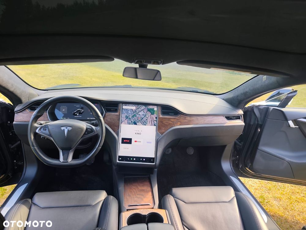 Tesla Model S - 20