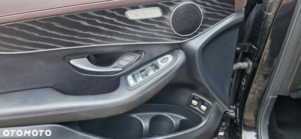 Mercedes-Benz GLC - 27