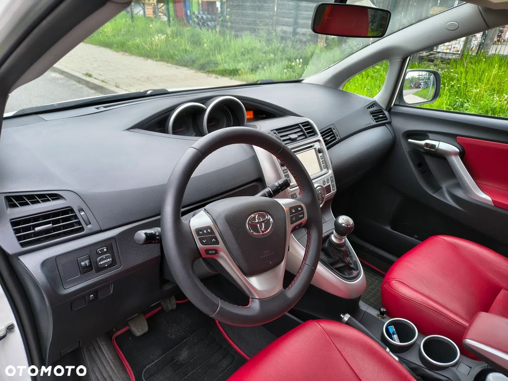 Toyota Verso 2.0 D-4D Premium - 10