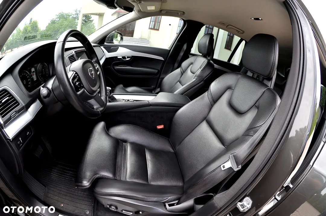 Volvo XC 90 D4 FWD Momentum 7os - 19