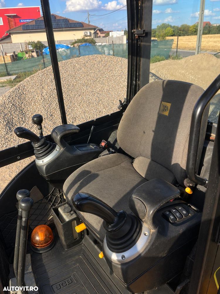 JCB 8026 - 9