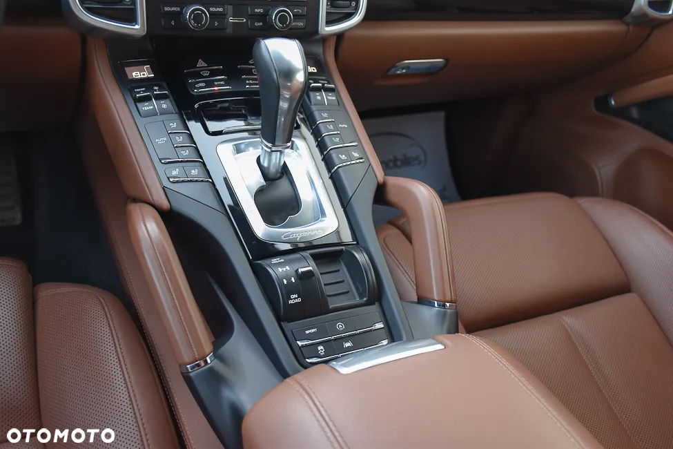 Porsche Cayenne Diesel Platinum Edition - 31