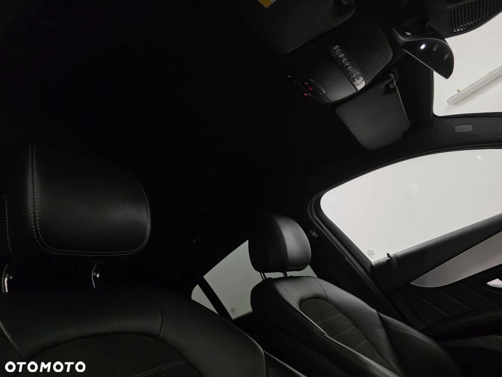 Mercedes-Benz GLC 300 d 4Matic 9G-TRONIC AMG Line Plus - 27