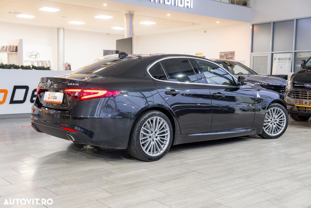 Alfa Romeo Giulia 2.2 Diesel AT8 Super - 11