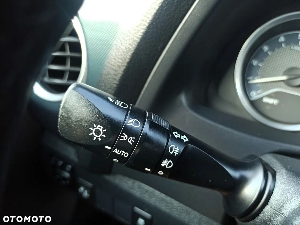 Toyota Auris 2.0 D-4D Touring Sports Executive - 36