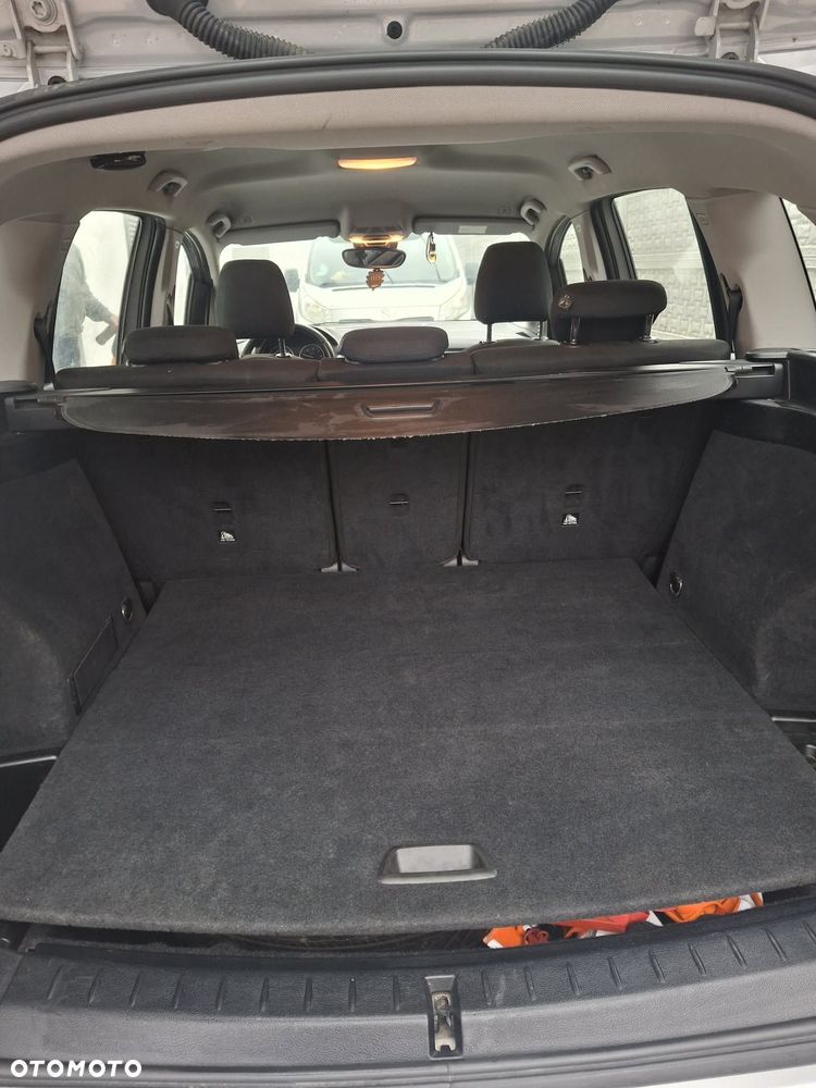 BMW Seria 2 218d - 9