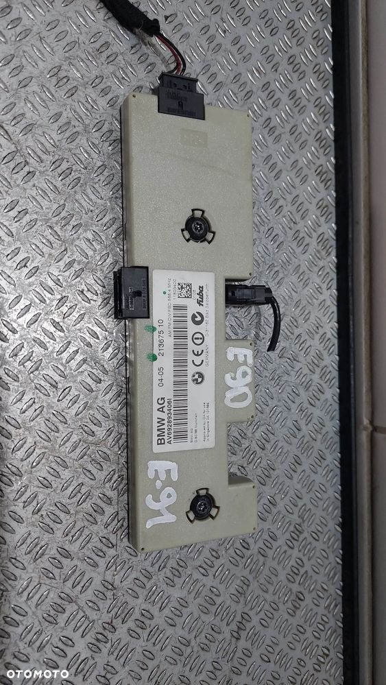WZMACNIACZ ANTENOWY BMW E90 NR 213675 - 1
