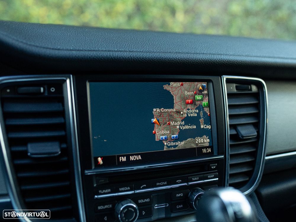 Porsche Panamera Standard - 37