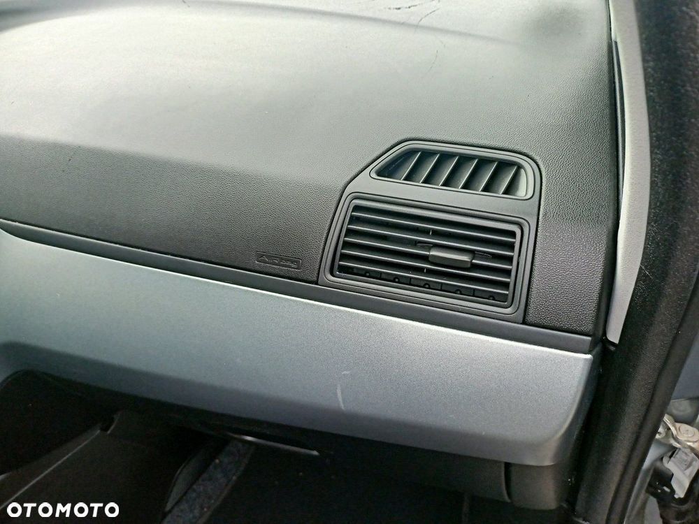 Fiat Grande Punto - 29