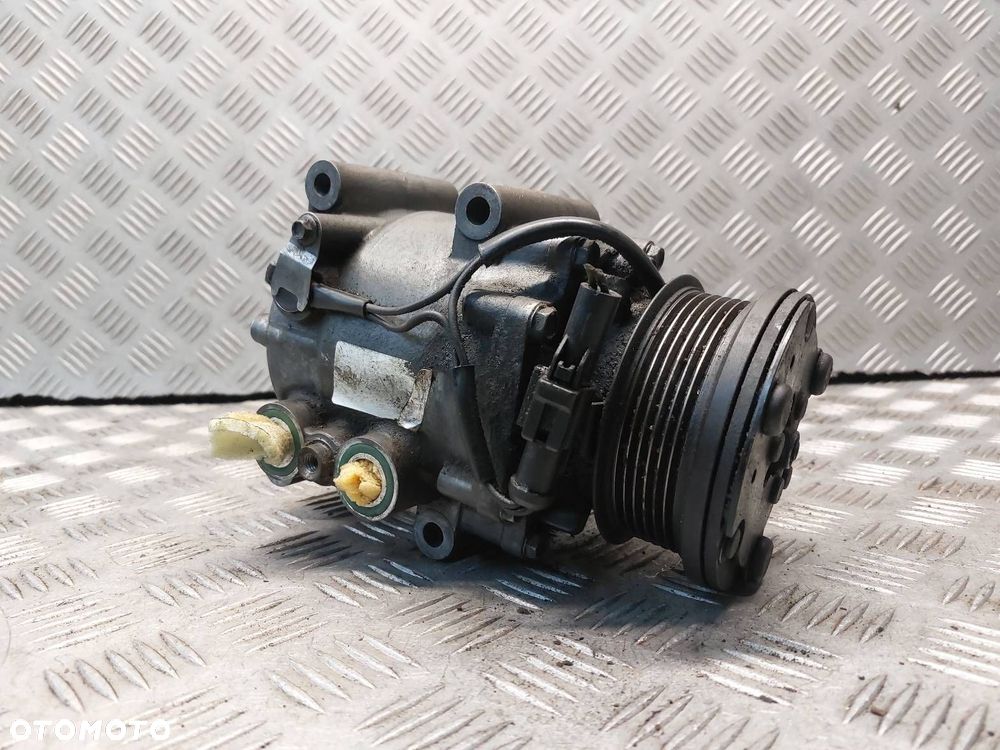 SPRĘŻARKA KOMPRESOR KLIMATYZACJI FORD FIESTA MK5 1.6 16V - 1