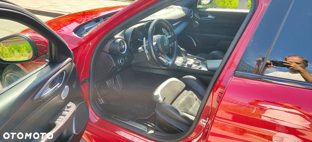 Alfa Romeo Giulia 2.9 Bi Turbo V6 Quadrifoglio - 10