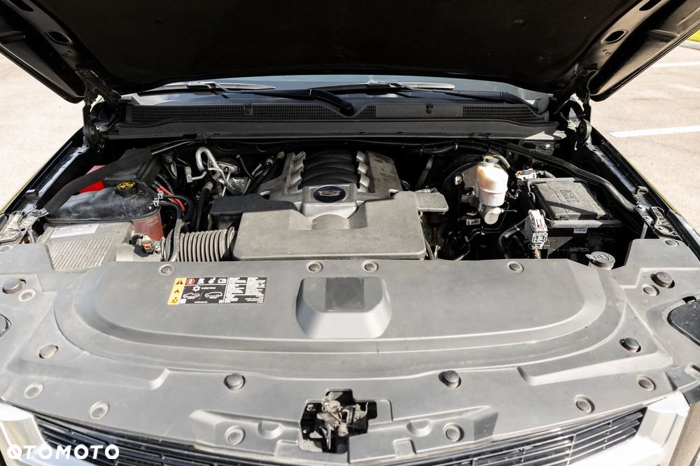 Cadillac Escalade - 36