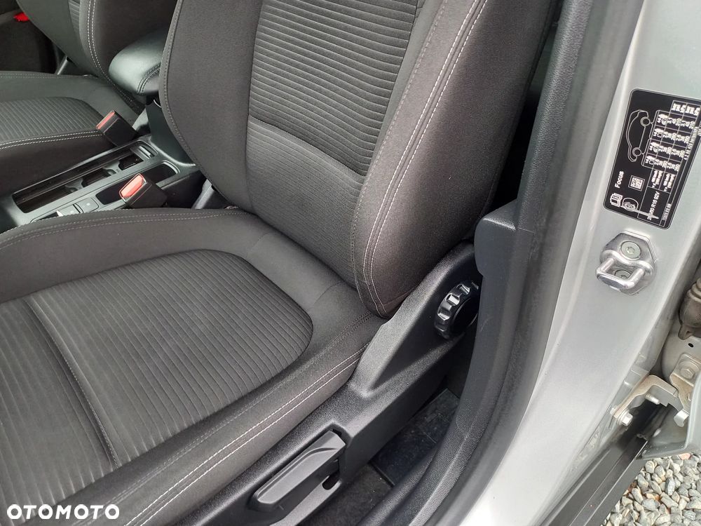 Ford Focus 1.5 EcoBlue STart-Stopp-System TITANIUM - 33