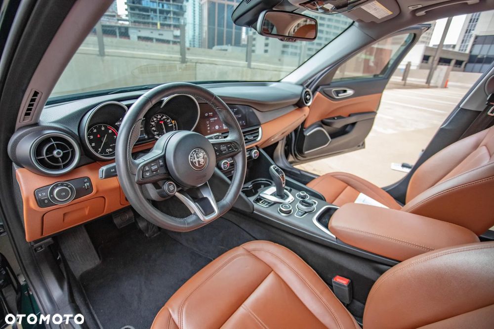 Alfa Romeo Giulia 2.0 Turbo 16V AT8 Veloce Ti - 8